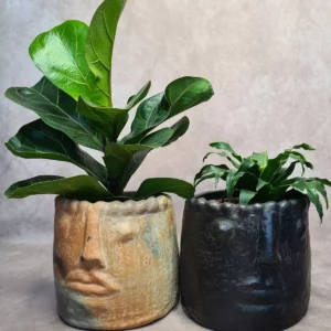 Détail 1, Cache-pot céramique visage fait main – INSPIRATION | Poterie de Sejnane Anaspika