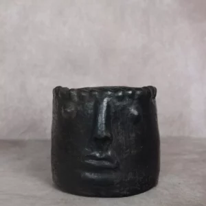 Détail 3, Cache-pot céramique visage fait main – INSPIRATION | Poterie de Sejnane Anaspika