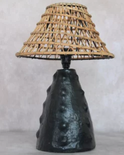 Lampe en céramique artisanale - fait à la main en terre cuite de Sejnane - abat jour naturel pour une déco design pour salon