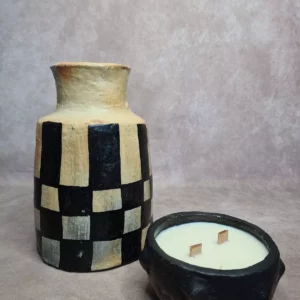 Détail 2, Vase poterie artisanale de Sejnane – DAMIA | Fait main Anaspika