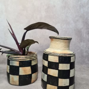 Détail 2, Vase poterie de Sejnane – TERRE DE DAMES | Fait main Anaspika