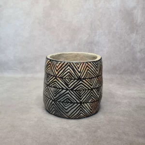 Détail 4, Cache-pot motifs berbères artisanal – HARMONIE | Poterie de Sejnane Anaspika