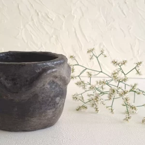 Détail 2, Bougie artisanale rechargeable – ECLIPSE ELEGANCE | Jasmin & poterie Sejnane Anaspika