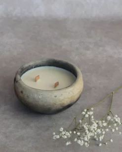 Bougie mix moon en terre cuite de sejnane, remplie de cire de Soja et parfumée à l'huile essentiel de Jasmin noir