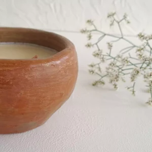 Détail 2, Bougie jasmin noir artisanale – TERRA TINT | Poterie de Sejnane minérale Anaspika