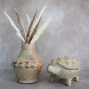 Détail 3, Tortue poterie de Sejnane fait main – TORTUSAGE | Sculpture terre cuite Anaspika
