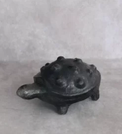 TORTUSAGE - Tortue en terre cuite artisanale | Poterie de Sejnane 6 Tortue noire en terre cuite d Sejnane - céramique artisanale - déco design