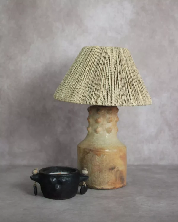 Lampe AURA – terre cuite et fibres naturelles