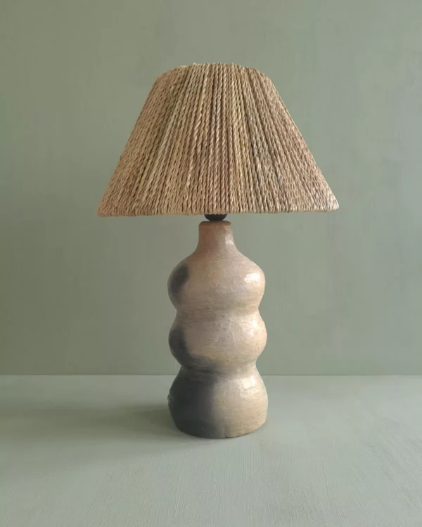 CIARA – Lampe artisanale- Céramique et fibres naturelles – Artisanat Tunisien