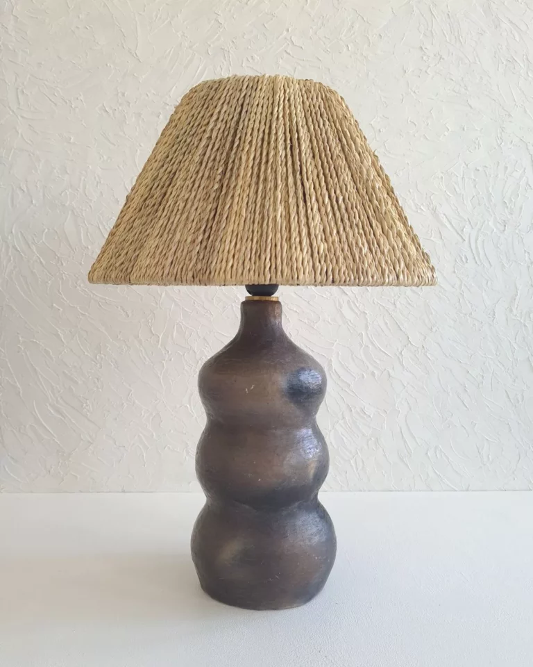 Lampe céramique à poser - CIARA | Poterie Sejnane & fibres naturelles
