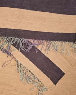 Tapis kilim NUDA en coton recyclé – fait main – couleurs nude et marron – décoration intérieure éthique