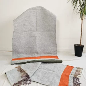 Détail 3, Kilim tapis éthique fait main – GRIO | Gris, vert militaire & orange Anaspika