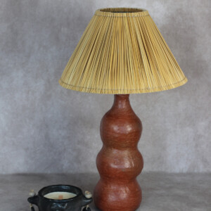 Détail 3, Grande lampe artisanale terracotta cuivrée – RUSTI | Poterie de Sejnane Anaspika