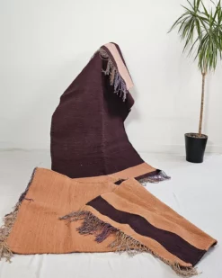 Tapis kilim NUDA en coton recyclé – fait main – couleurs nude et marron – décoration intérieure éthique