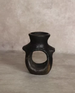 brule parfum en céramique noir - fait main en terre cuite de Sejnane - vue de face