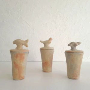 Détail 1, Pot en terre cuite artisanal motifs – FAUNIA | Animaux & poterie Sejnane Anaspika