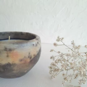 Détail 2, Bougie parfumée artisanale fleur d&rsquo;oranger – LINA | Poterie de Sejnane Anaspika