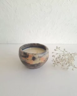 Bougie LINA – parfum fleur d’oranger – cire de soja – poterie de Sejnane – bougie parfumée artisanale – fait main Tunisie – objet déco unique