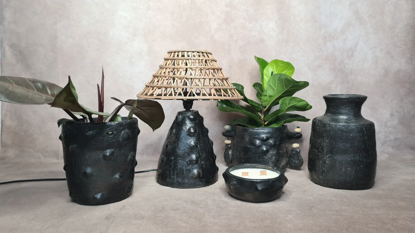 Lampe artisanale en terre cuite, bougie en céramique et cire de soja, cache-pots de Sejnane et plantes