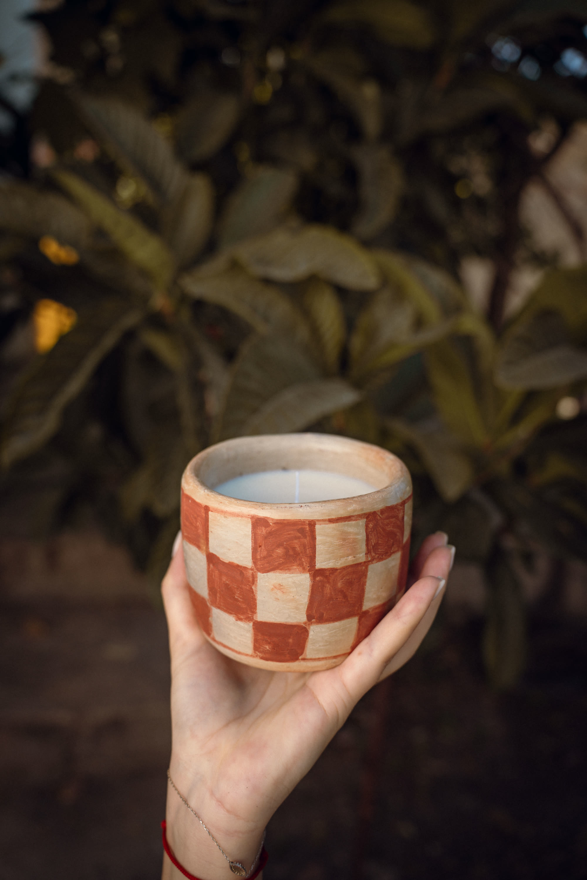Vase Anaspika emballé avec sangle de lin pour un cadeau personnalisé